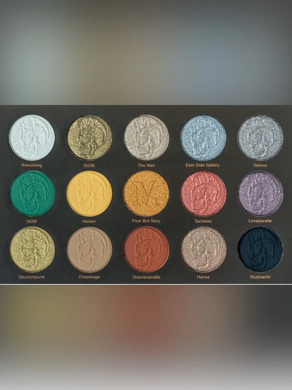 Nomad Intense Eyeshadow Palette-15 Shades. New, unused. Vegan and Cruelty-Free.